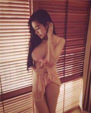美女和男友一起洗澡,性生活更加有情趣!