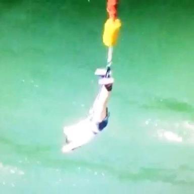 天在下雨我在想你，想你的忧郁与凄美！