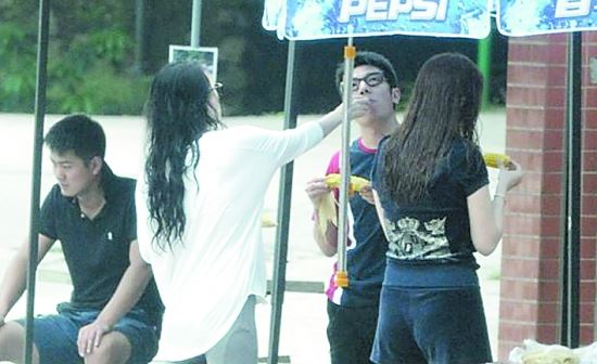 章子怡被睡图片全集 章子怡沙滩门全套图