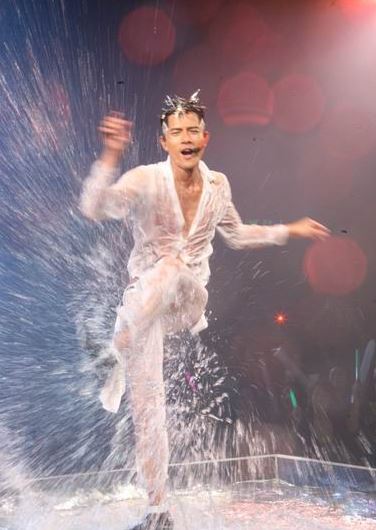 郭富城湿身演唱会 尺度之大令人瞠目结舌