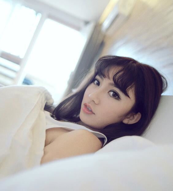 男同事舔我下边经历 炒菜的下面好火热