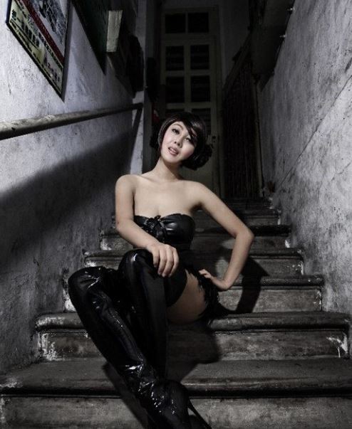 模特傲蕾人体艺术照片曝光 傲蕾格格为艺术献