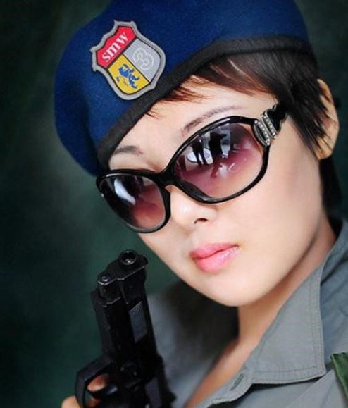 模特傲蕾人体艺术照片曝光 傲蕾格格为艺术献