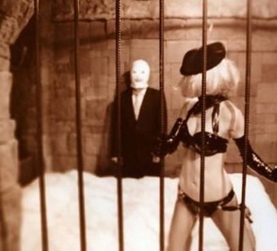 图片揭秘日本SM俱乐部 疯狂情色SM器具一应俱全