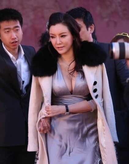 彭丹的电影片 彭丹吃奶门事件完整照片遭曝光