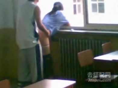 武汉十七中学生邱佳卉个人简介