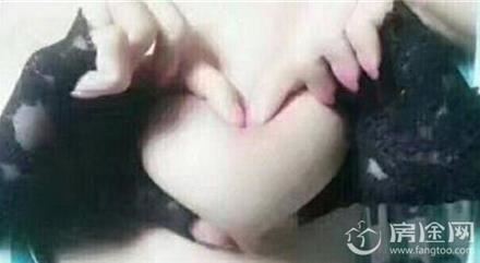 解开美女胸衣 性感美女裸露嫩白大胸诱惑至极