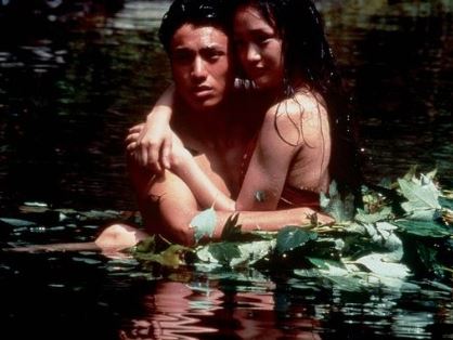 柳岩床戏大合集 聚焦柳岩激情戏照片