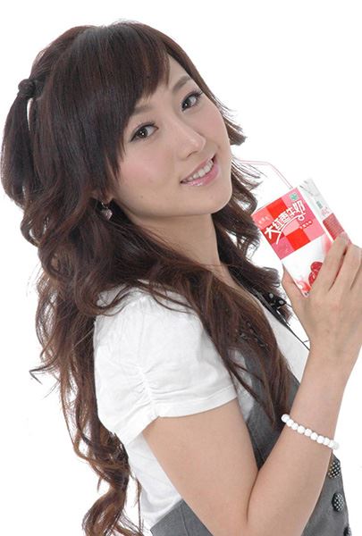 潘长江女儿潘阳个人资料 揭潘阳身高有多高