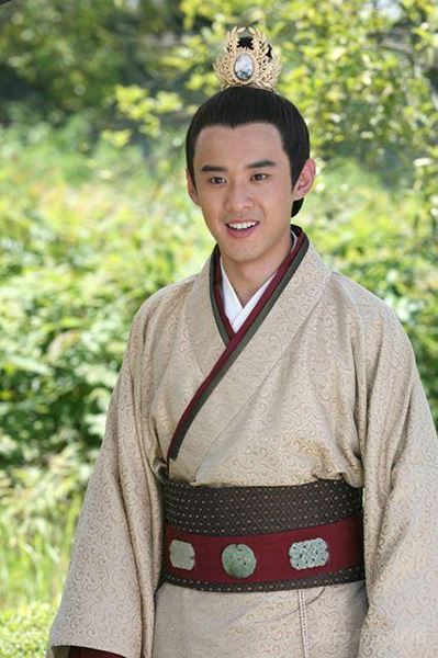 叶祖新高昊长得一样 叶祖新高昊是同一个人吗？