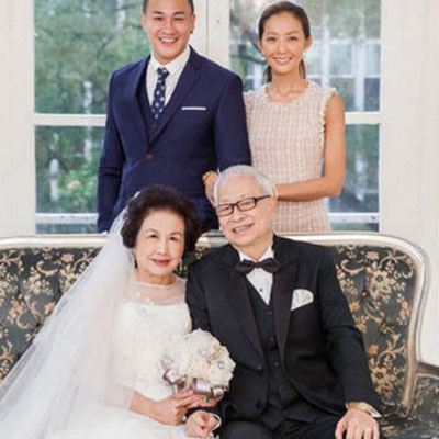 何润东拍全家福 网友好奇他老婆怎么这么黑