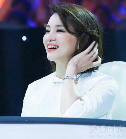 董卿背后是哪个高管撑腰 董卿被6人睡图片怎么回事？