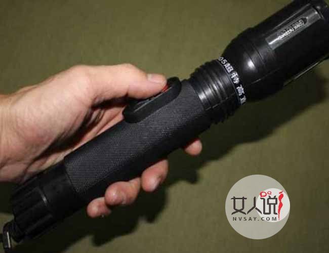 男子房间电击女子 女子惨叫连连