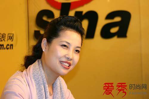 梦鸽素颜照片 梦鸽的生活照片对比图