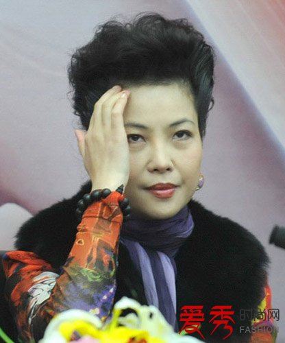 梦鸽素颜照片 梦鸽的生活照片对比图