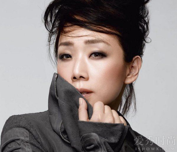 林忆莲女儿掌掴同学黑点多 被王菲女儿窦靖童秒成渣