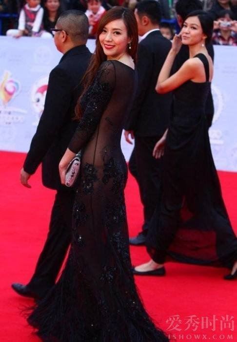 周韦彤全透视真空装亮相 周韦彤性感装扮秒杀宅男