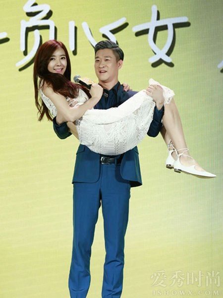 周韦彤全透视真空装亮相 周韦彤性感装扮秒杀宅男