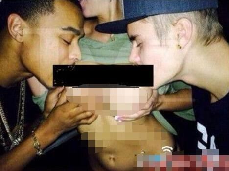 比伯淫乱派对吸奶门女主是谁？吸吮H罩杯女主左右巨乳照