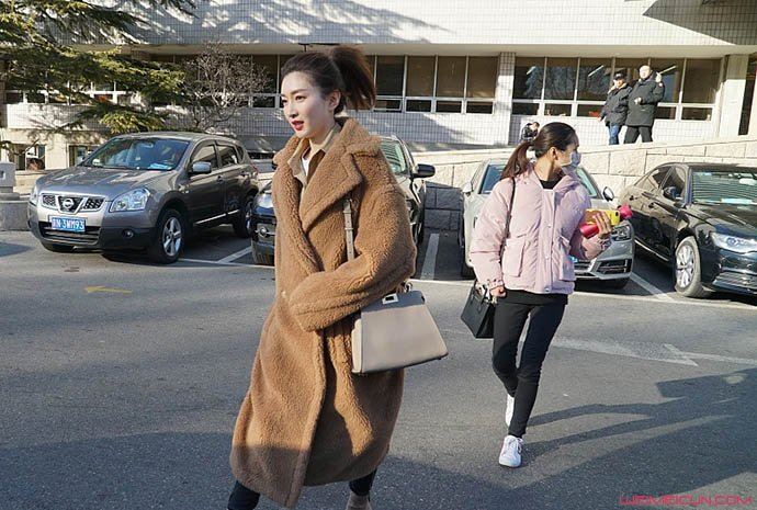 江疏影现身联排 双高女神满脸笑意人气再攀高峰却无人敢娶