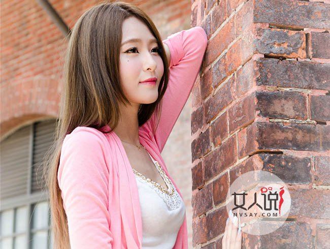 杏花村的女人 风流的寡妇要我帮她去花园浇水