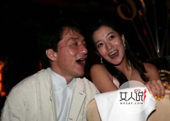 成龙风流史盘点 左拥右抱带美女玩群P高潮不断爽到嚎叫