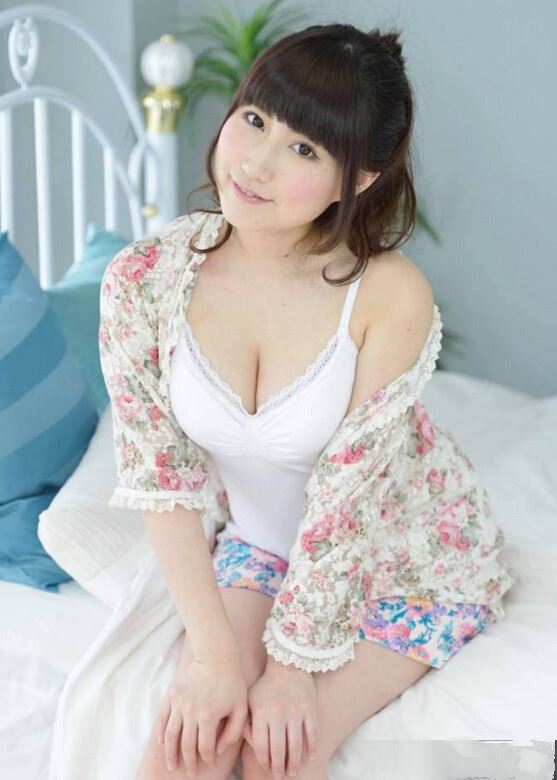 市来美保的胸是真的吗|是假的吧 市来美保隆胸前后对比照