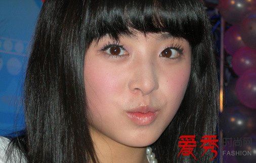 张含韵素颜照 张含韵的生活照片对比图