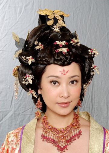 杨怡姐姐杨卓娜 被爆个人资料老公是谁