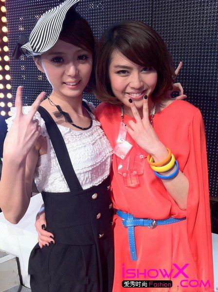 非诚勿扰9号女嘉宾劳佳的生活照