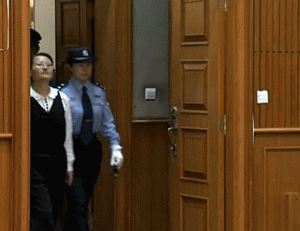 西安女子王如盗窃季羡林文物 受审时亮了表情包与图片走红