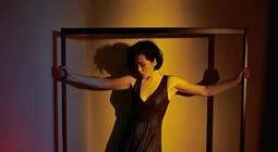 余男人体艺术写真曝光 余男拍影视大片出镜上位