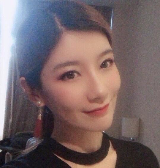 女王盐个人资料简介 超高挑身材178美女主播竟然曾被当做外星人