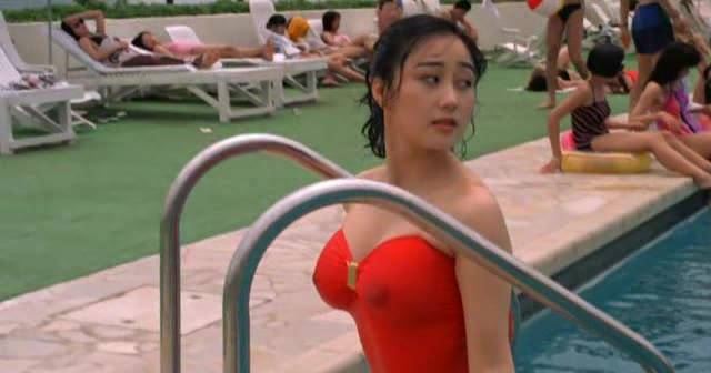 李连杰的老婆利智凸点照 利智拍过三级片吗？