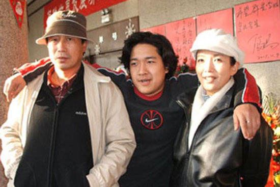 张丰毅老婆霍凡资料照片曝光 揭秘张丰毅为何缺