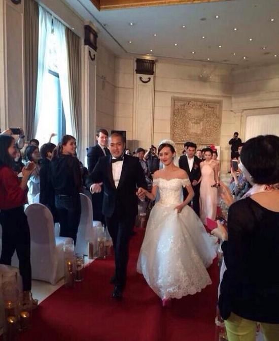 张丰毅老婆霍凡资料照片曝光 揭秘张丰毅为何缺