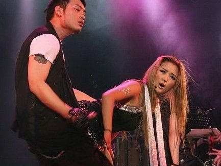 何洁照片全集 何洁照被疑丑闻炒作