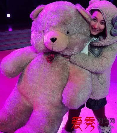 吴昕素颜照片 女主播吴昕的生活素颜照对比