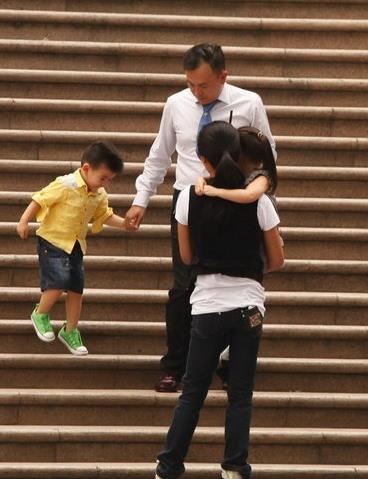 刘涛老公晒激吻照细数甜蜜瞬间 刘涛车震视频被