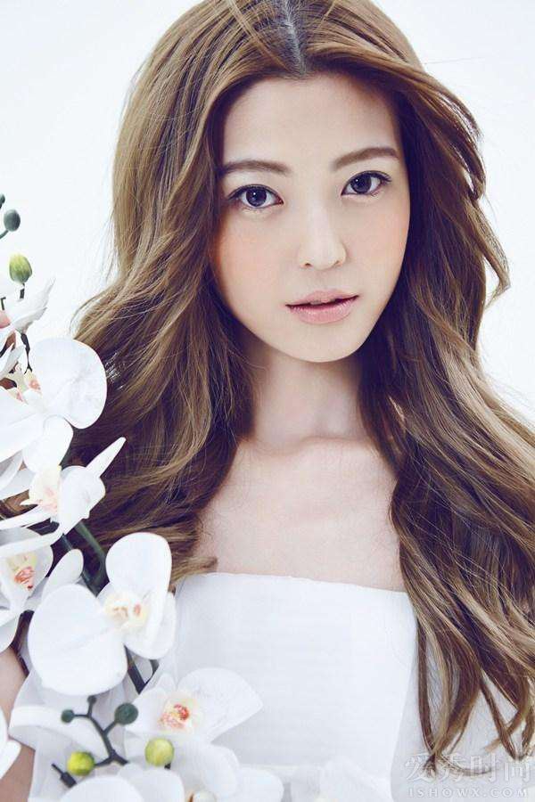 王妍之的胸的图片展示 90后全智贤尽显性感身材