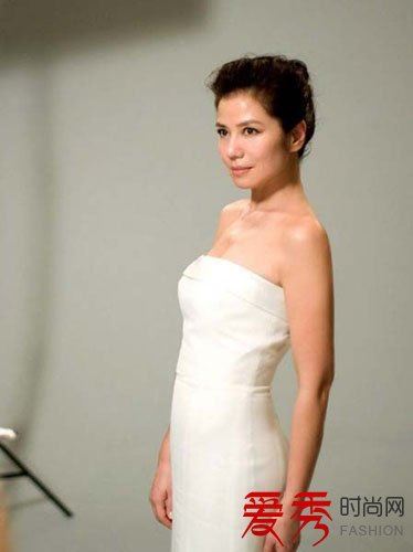 钟楚红素颜照片 钟楚红的生活照片对比图