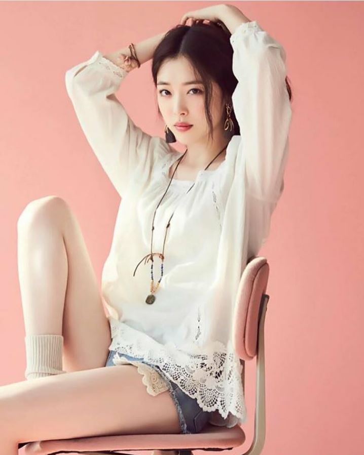 揭金希澈女友是谁?金希澈入伍崔雪莉哭是为什么