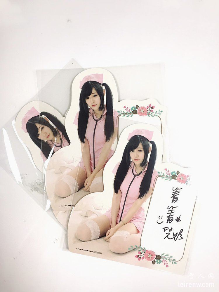 混血电眼女神“箐箐”写真:《箐动你的心》