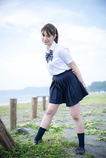 成宫莉香（成宫りか）─中法混血清纯系女艺人