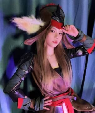 斗鱼女主播周淑怡微博生活照_气质街拍写真图集