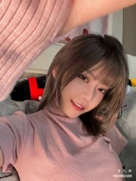 斗鱼女主播周淑怡微博生活照_气质街拍写真图集