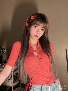 斗鱼女主播周淑怡微博生活照_气质街拍写真图集