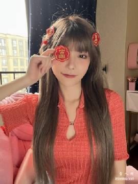 斗鱼女主播周淑怡微博生活照_气质街拍写真图集