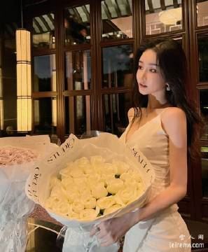 抖音fox严谨微博生活照、个人资料、写真