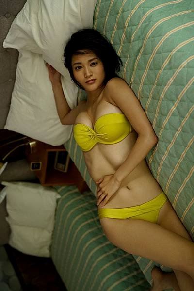 出口亚梨沙摄影作品：《EXIT》